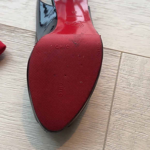 Platform patent leather Louboutin shoes - Picture 8 of 11